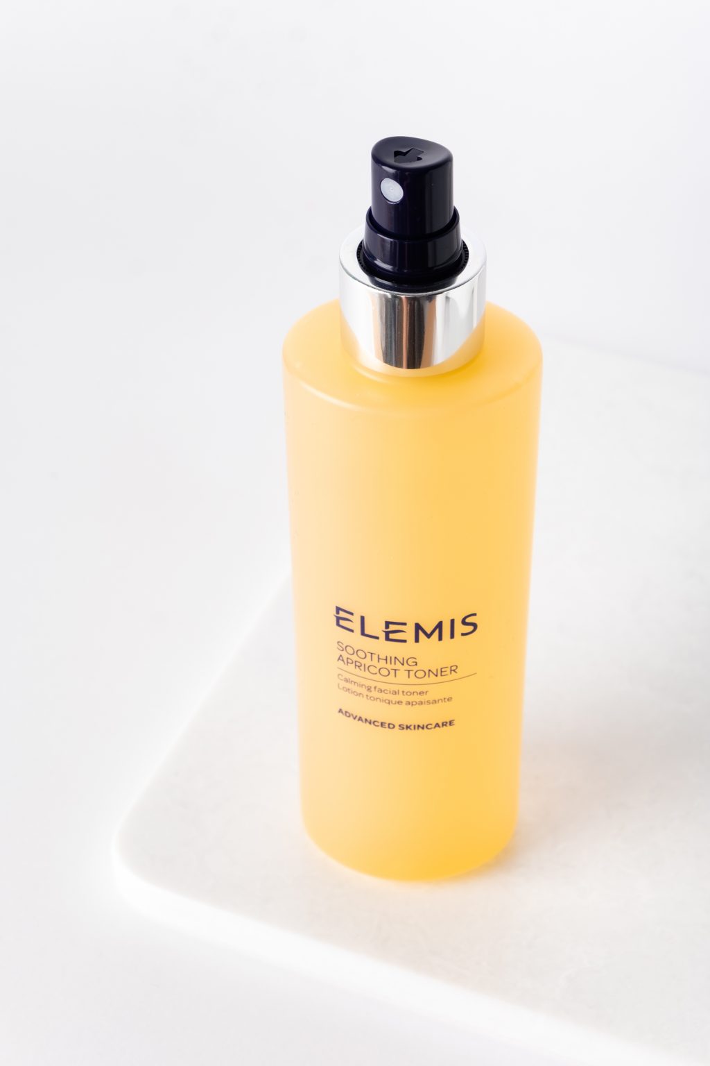 Elemis тоник. Elemis тоник абрикосовый. Elemis успокаивающий тоник абрикос. Elemis тоник зеленый. Elemis Balancing Lavender Toner.